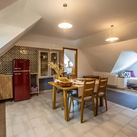 Apartmán Oszter Udvarhaz *