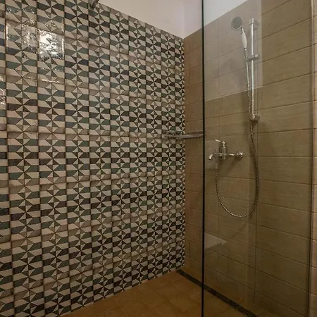 아파트 Oszter Udvarhaz Kekkut