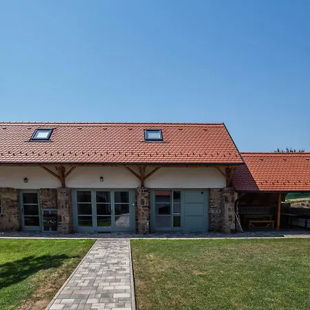 Oszter Udvarhaz Daire *