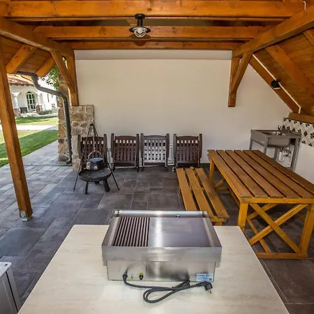 Oszter Udvarhaz 아파트