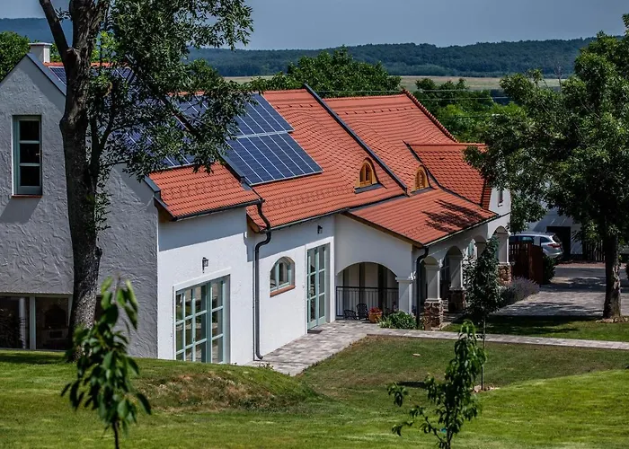 Oszter Udvarhaz Apartmán