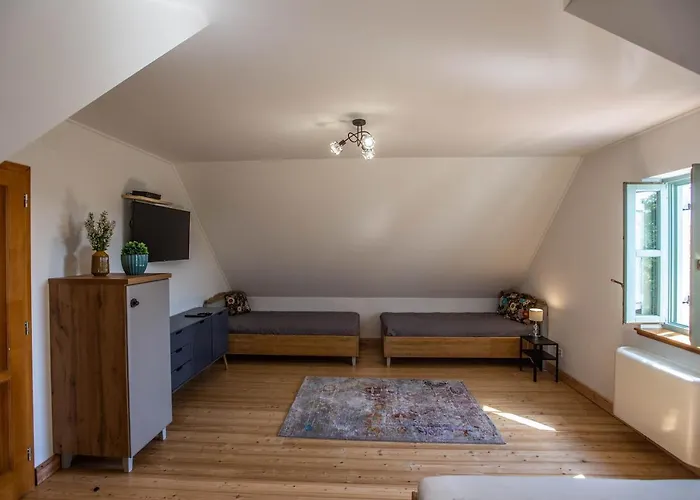 Oszter Udvarhaz Apartmán Kekkut