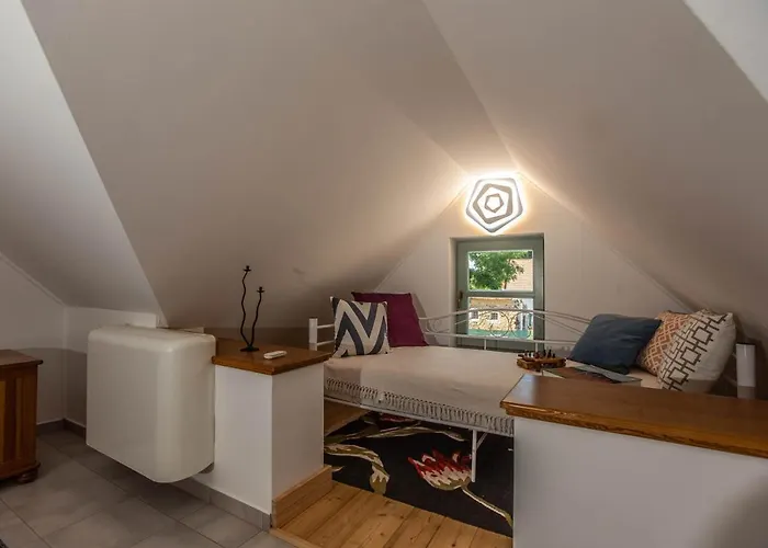 Oszter Udvarhaz Apartmán