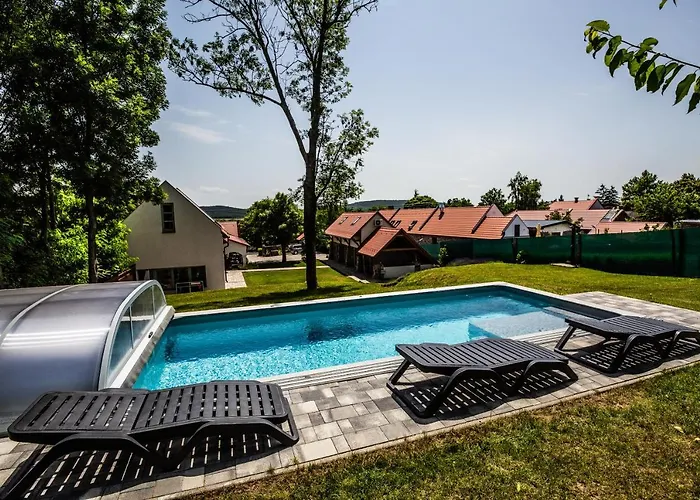 Oszter Udvarhaz Apartmán